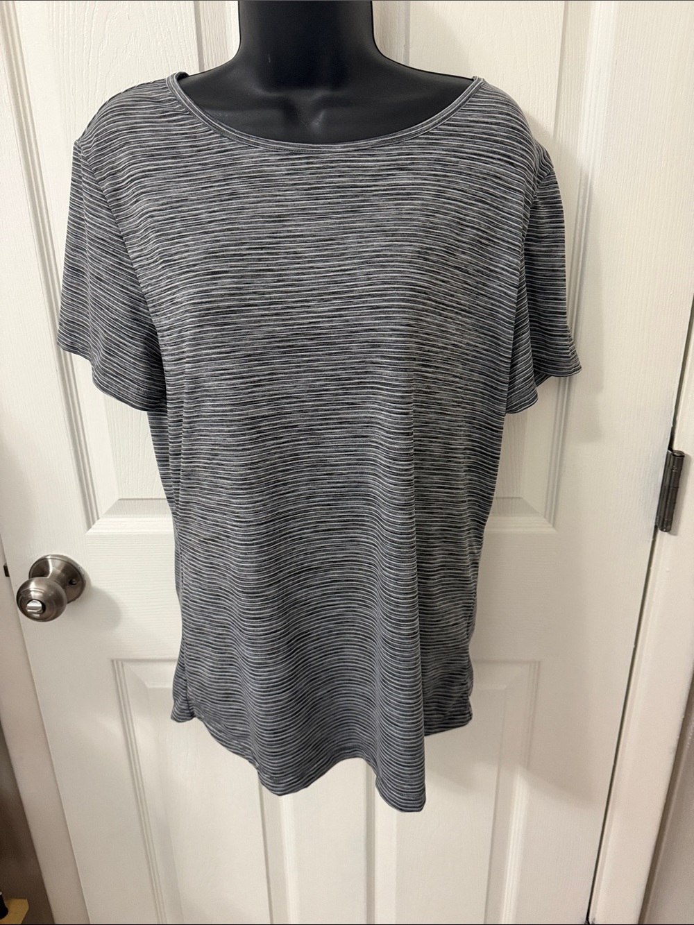 ZYIA Heathered Gray Striped Short Sleeve Tee
